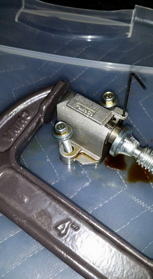 Oil pump E3.jpg
