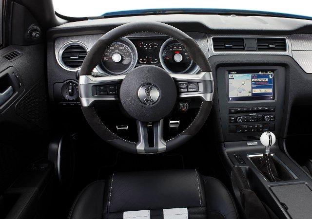 2010_mustang_shelby_gt500_interior.jpg