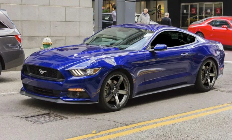 2015_Mustang_DIB_black_plastidip_gloss_black_rim.webp
