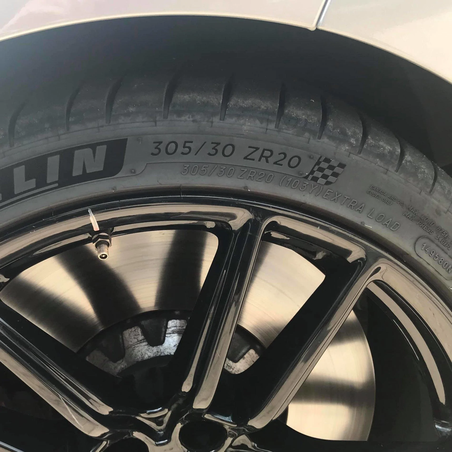 2020 GT500 Base Silver Front Tire Size.webp