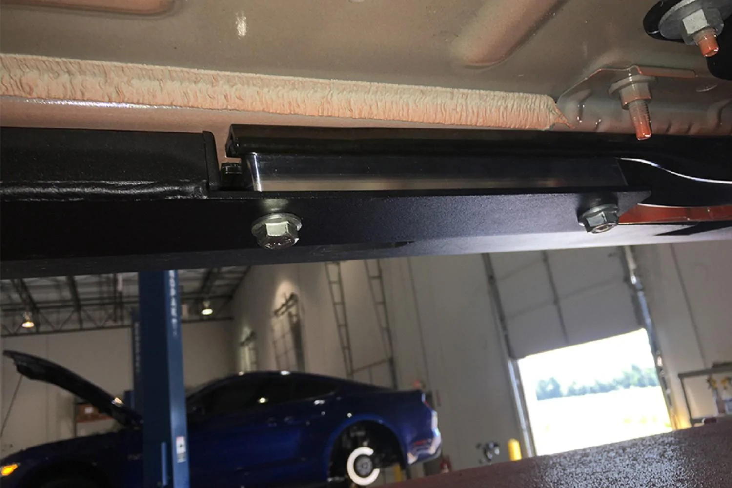 steeda-s550-mustang-ultra-lite-chassis-jacking-rails-15-16-all-555-5207-06.webp
