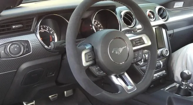GT350-Steering-Wheel-Modification-657x360.webp