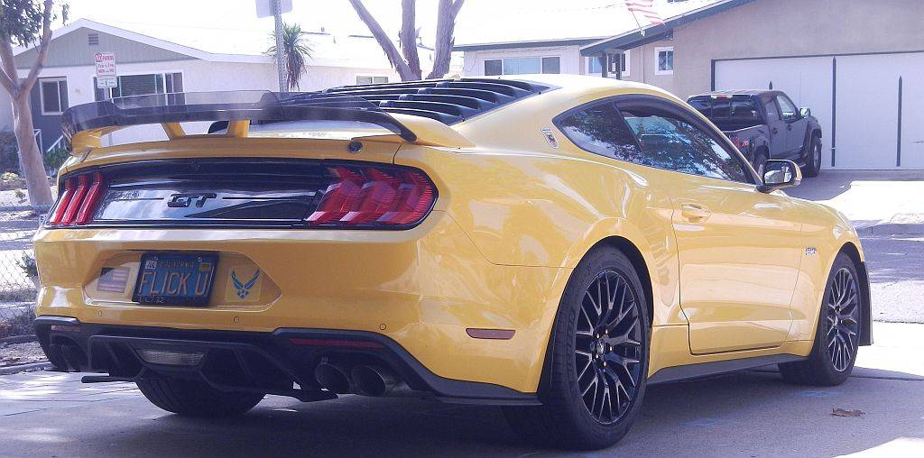 YellowCarNewParts_01_DSCN6497.jpg