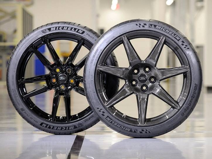Ford-Mustang-exposed-carbon-fiber-wheels.jpg