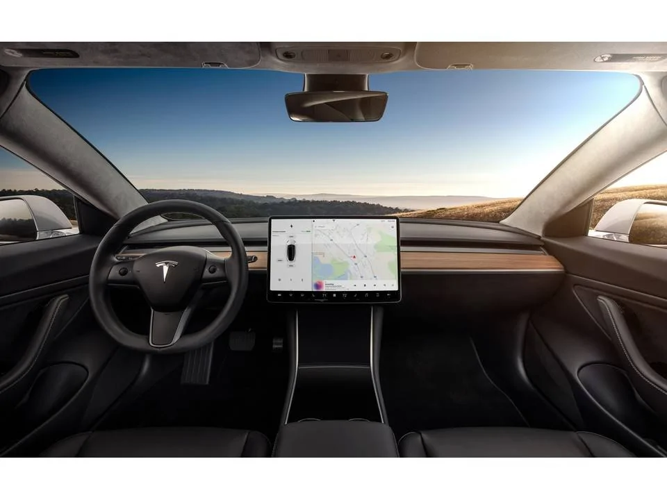 2019_Tesla_Model_3_18.webp