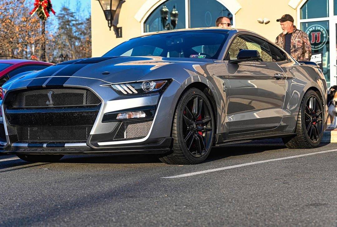 shelbycobrahennessey--1576470350520.jpg