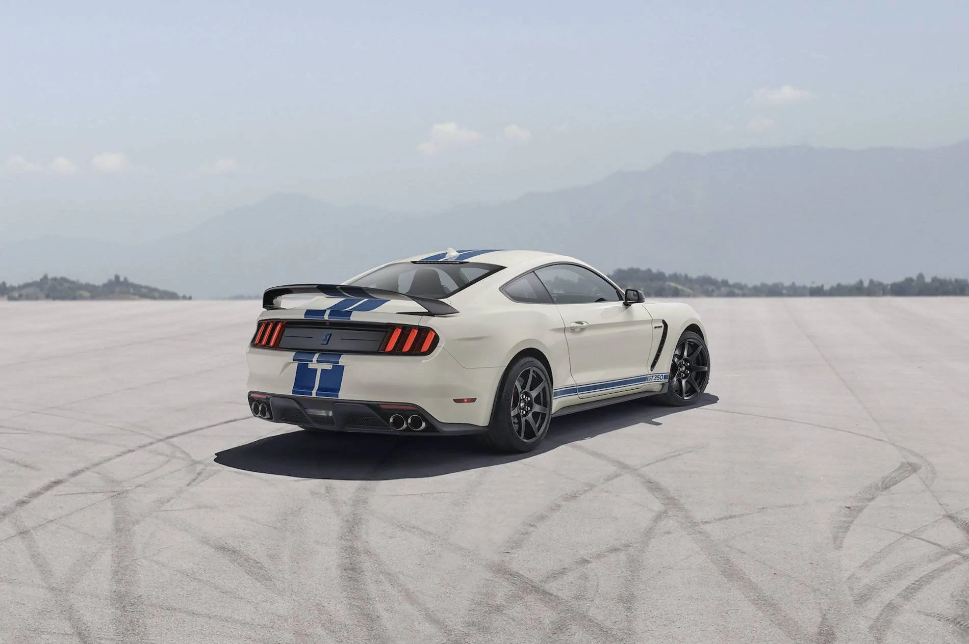 GT_350_2020_Rear_7-8.webp