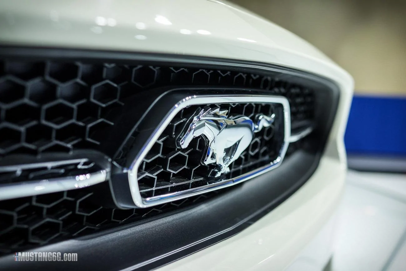 2015 Mustang 50 Year Limited Edition - Wimbledon White-4.webp