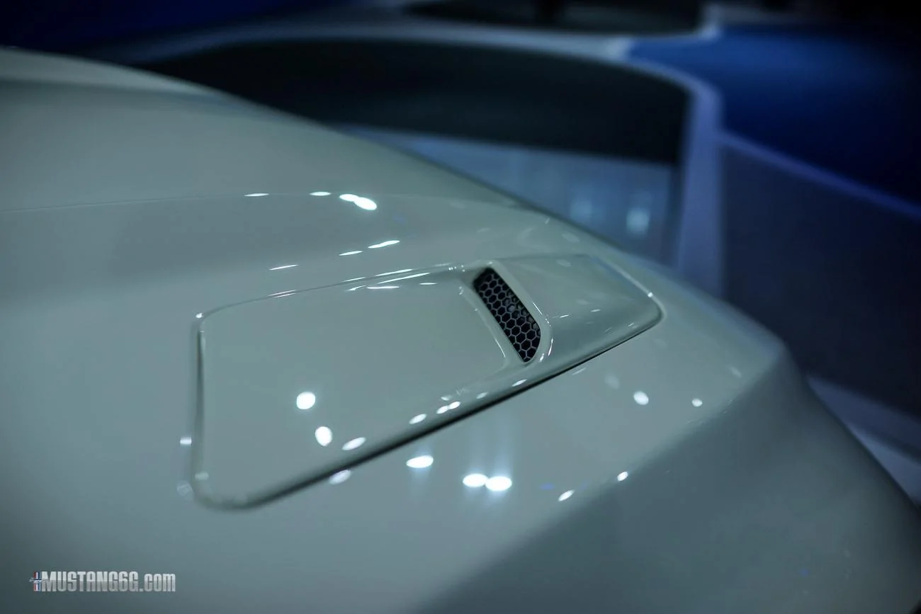 2015 Mustang 50 Year Limited Edition - Wimbledon White-5.webp