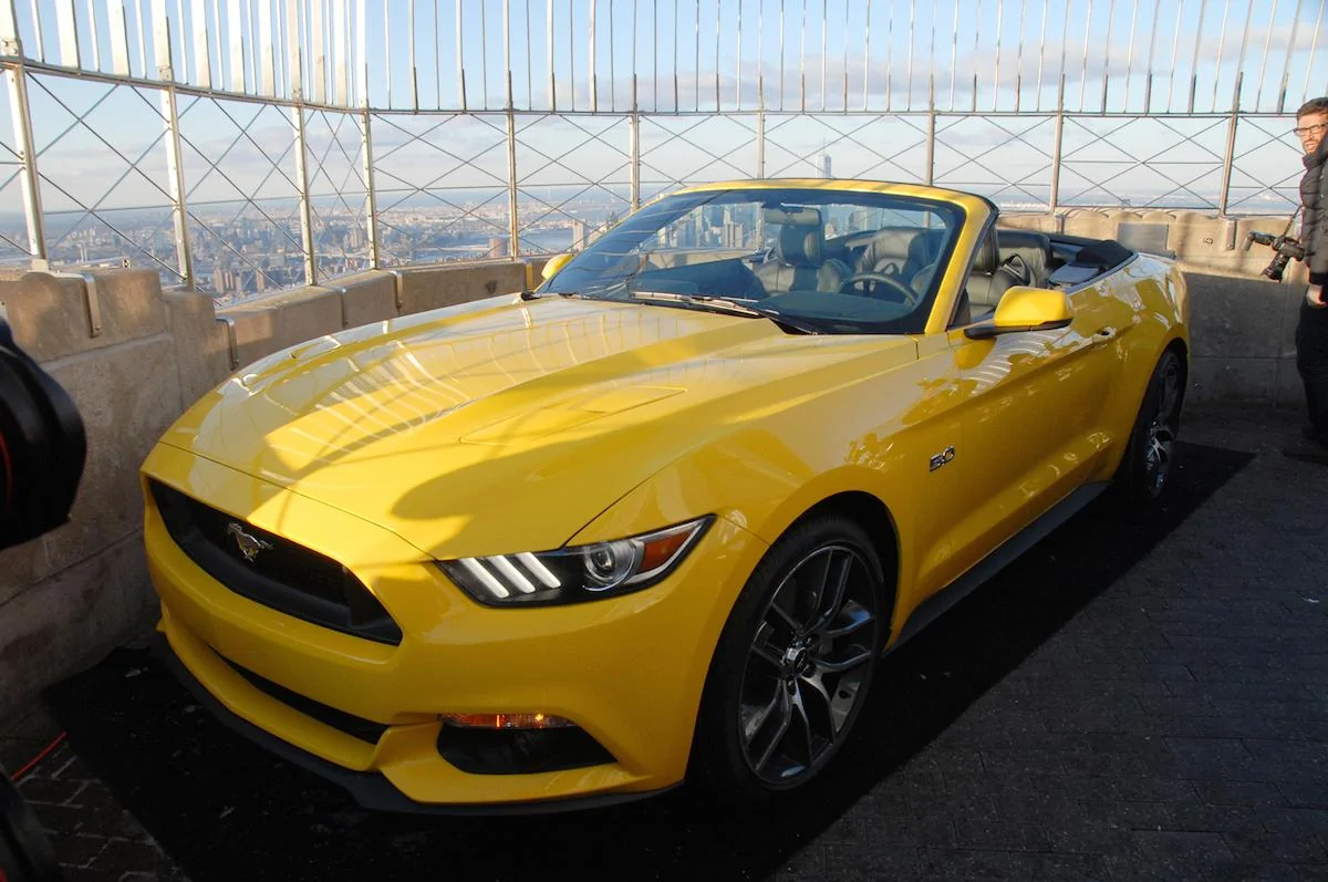 2015-Ford-Mustang-convertible-Empire-State-Building-front-three-quarter.webp