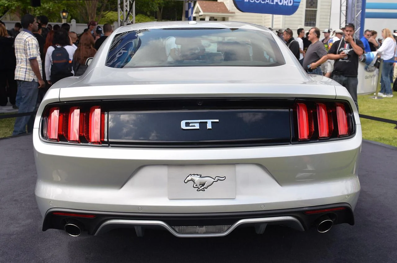 ingot-silver-2015mustang10.webp