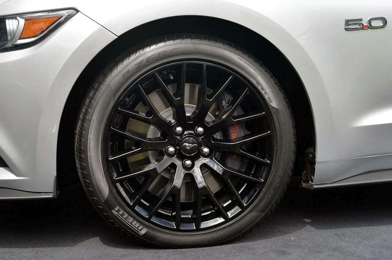 ingot-silver-2015mustang14.webp