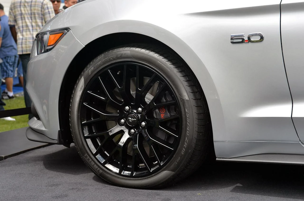 ingot-silver-2015mustang15.webp