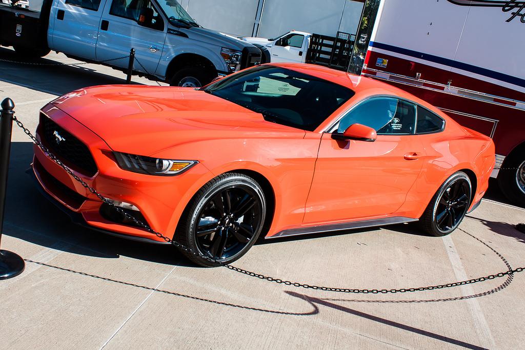 2015mustang-competitionorange5.jpg