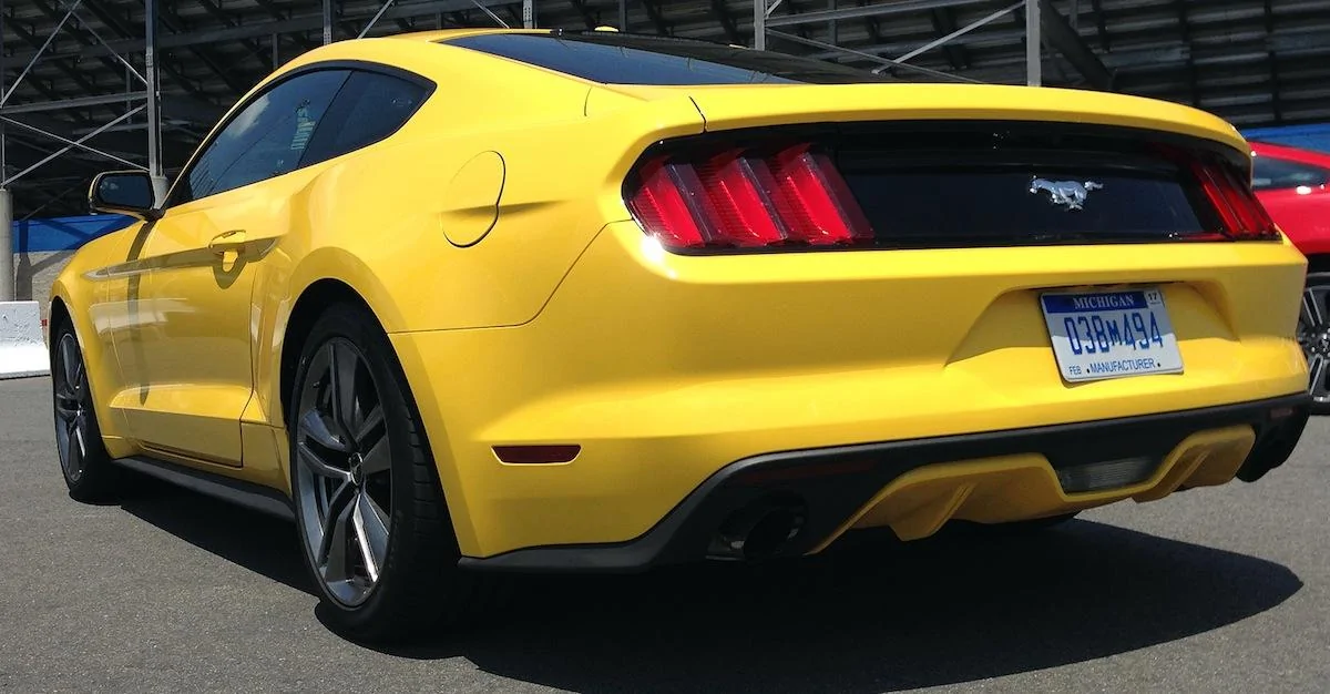 yellow-2015mustang2.webp