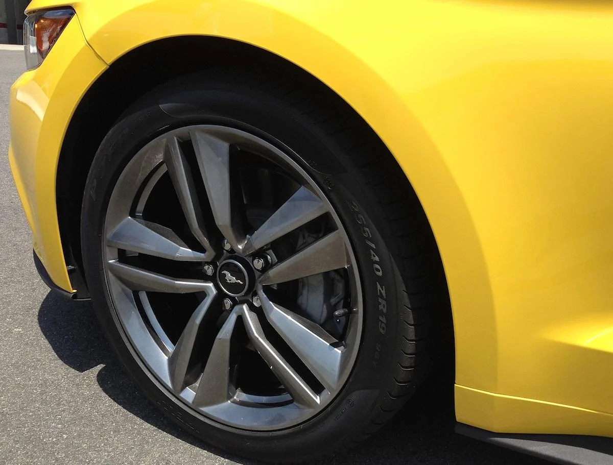 yellow-2015mustang4.webp