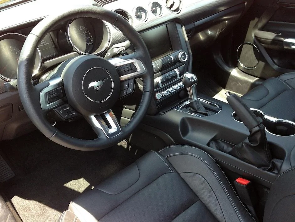 yellow-2015mustang7.webp