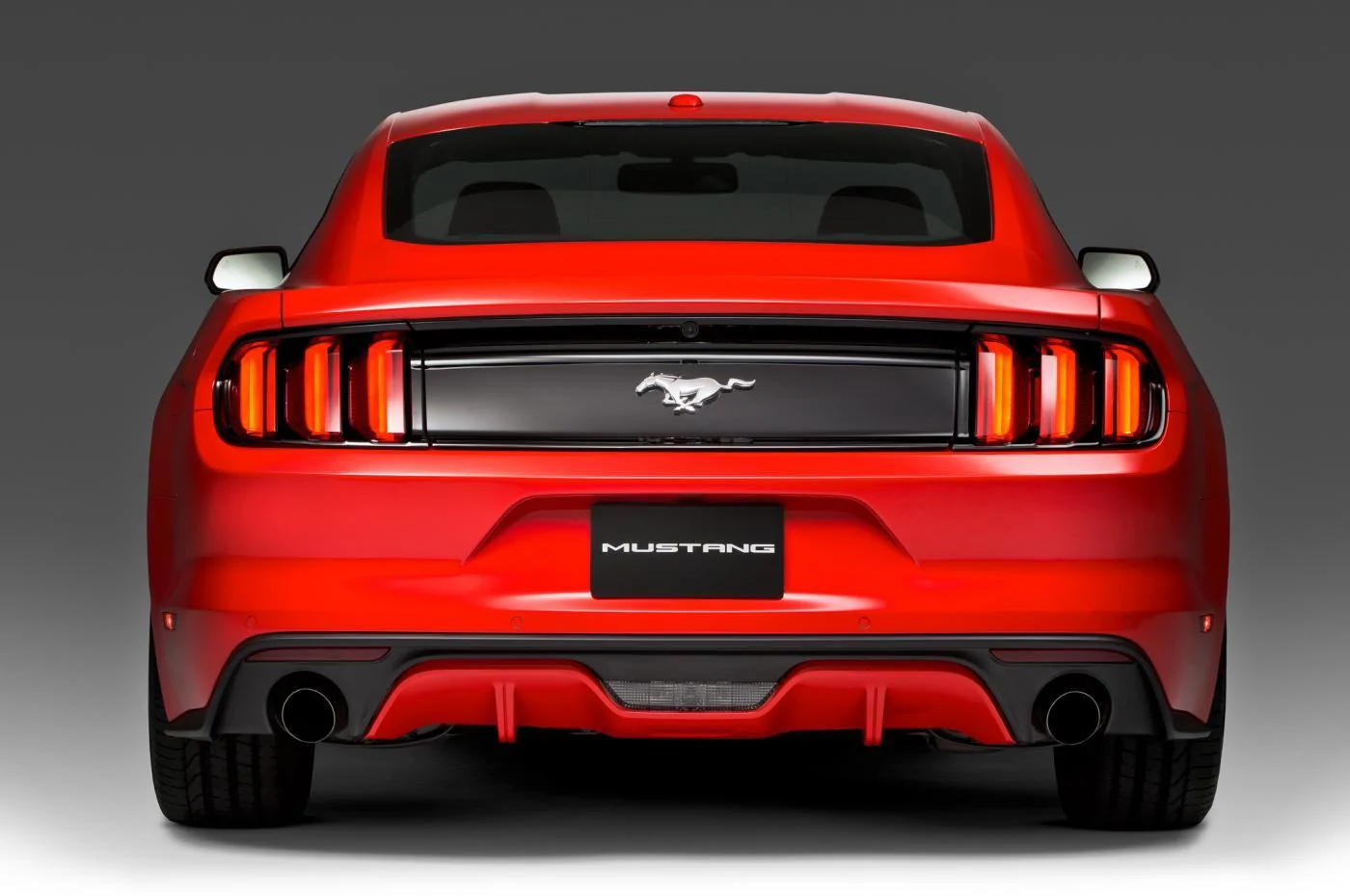 2015-ford-mustang-rear-profile prem.webp