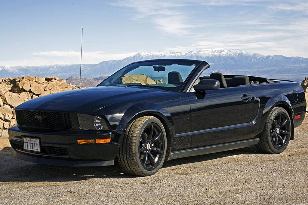 Mustang2006LFVortegaHwy.jpg