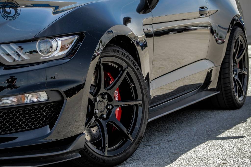 SV902 GT350R Flatrock Matt (4 of 11).jpg