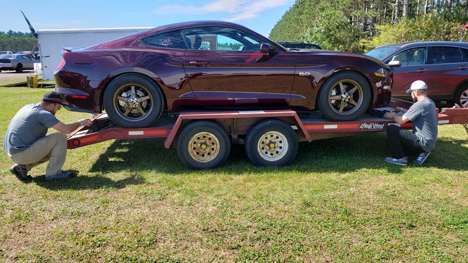loadingtrailer.jpg