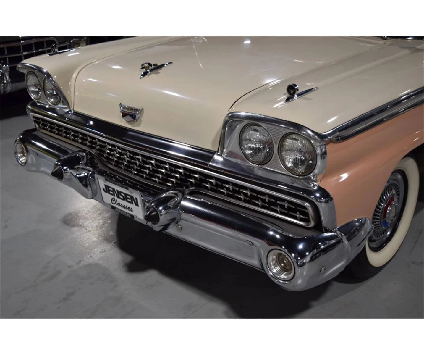 18102227-1959-ford-galaxie-skyliner-srcset-retina-xxl.webp