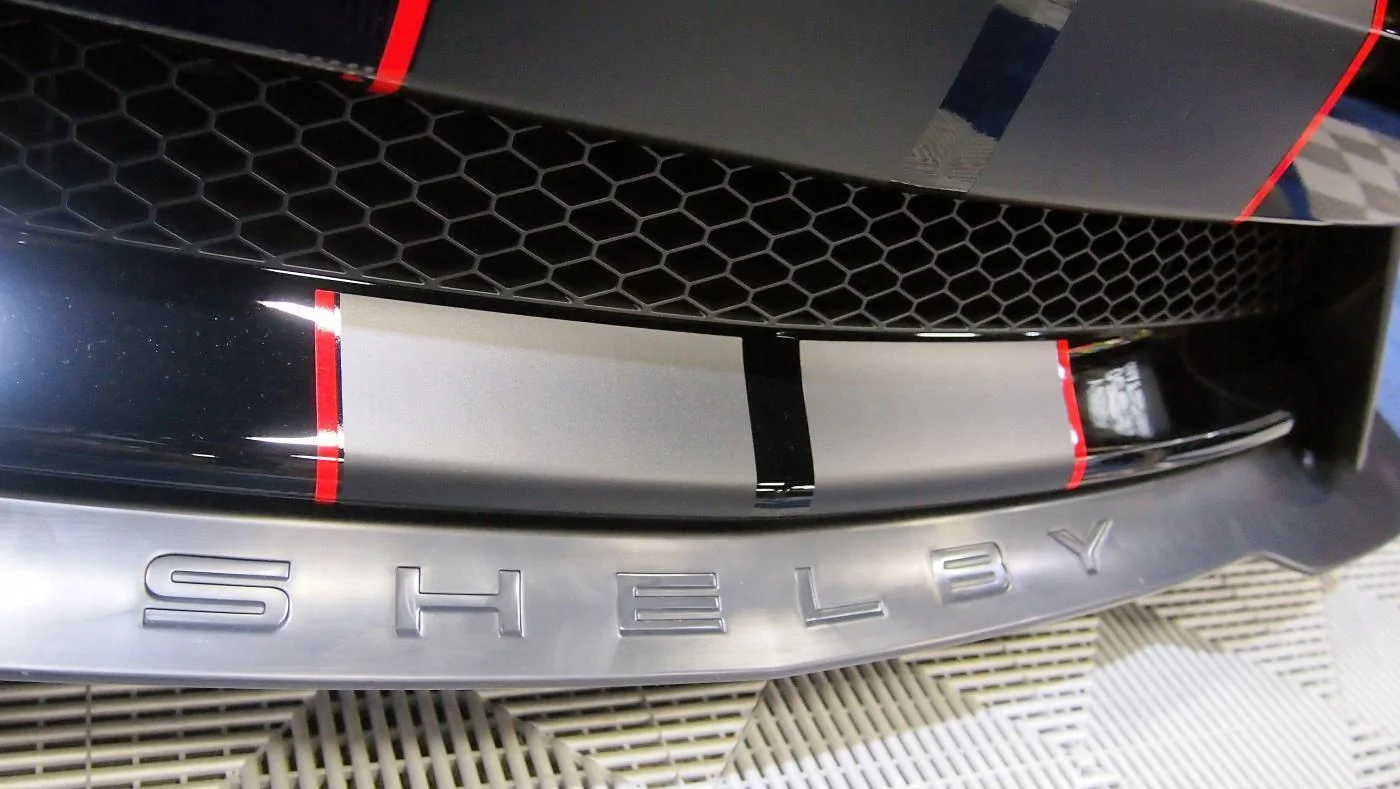 gt350r-blkfrntspo1.webp