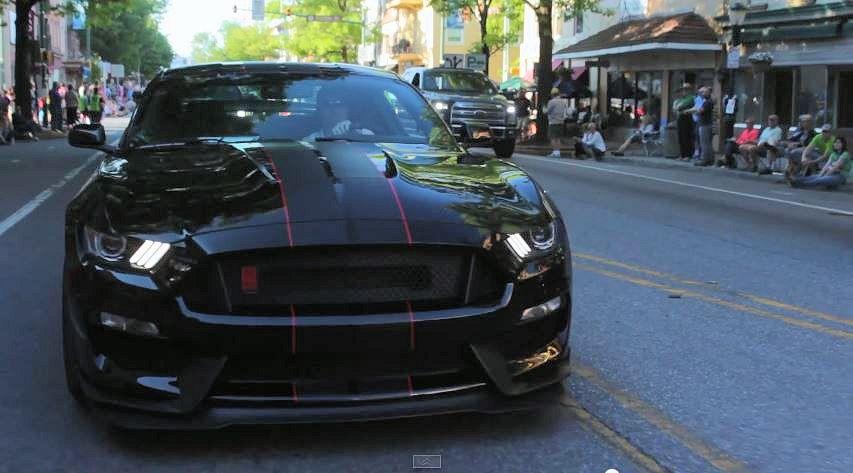 gt350r-101a1.JPG