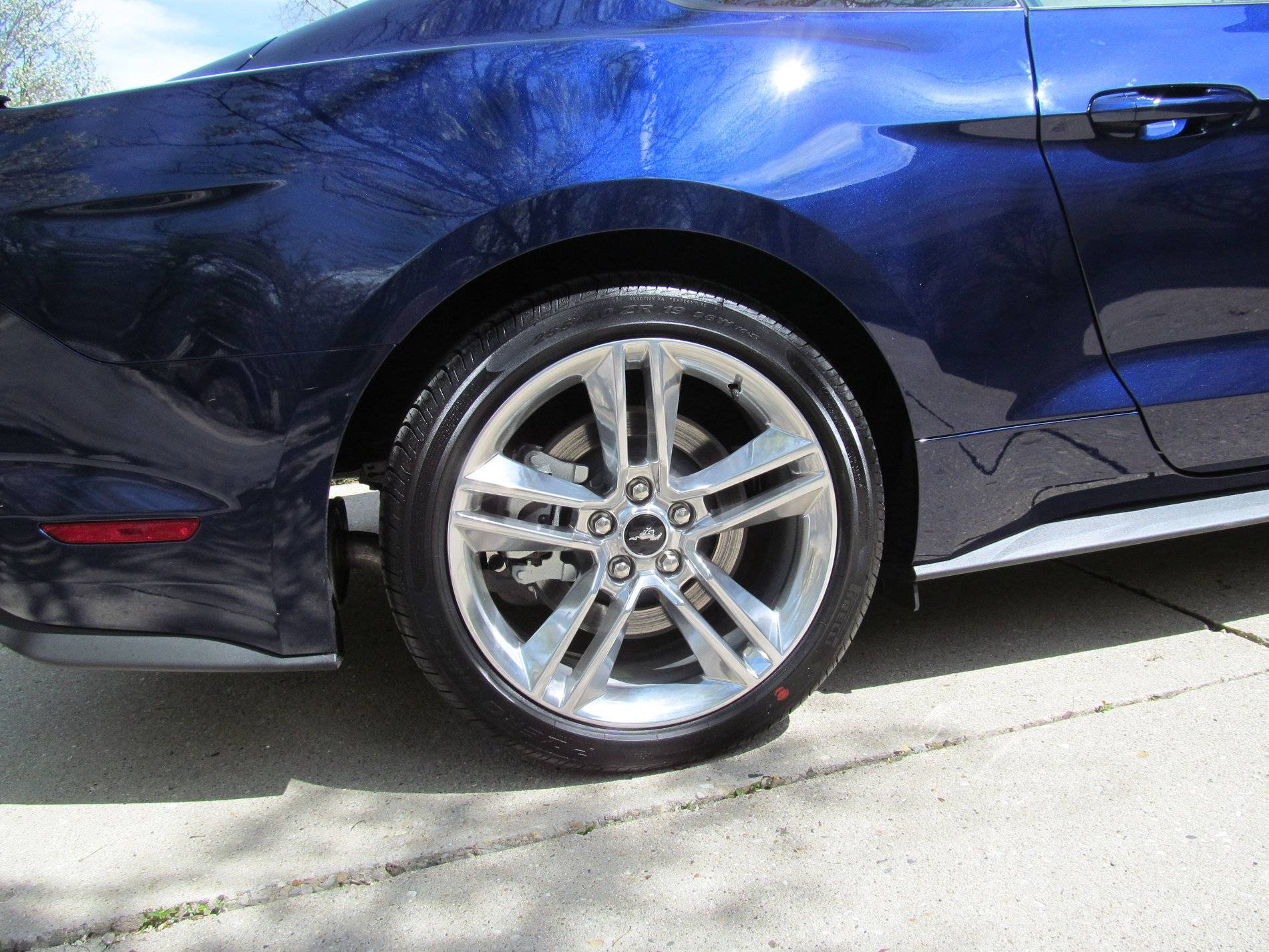 PolishedAluminunWheel.jpeg