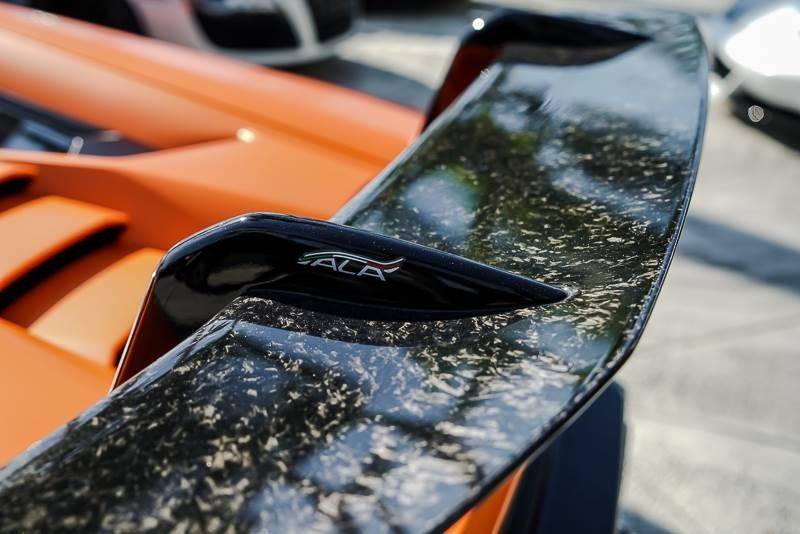 huracan_performante_orange_4.jpg