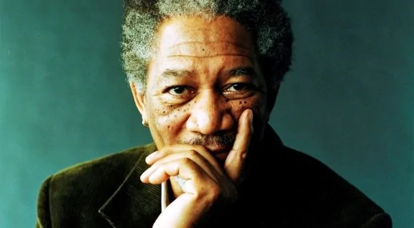 Video-Morgan-Freeman-doesn’t-think-aliens-will-eat-us-600x330.webp
