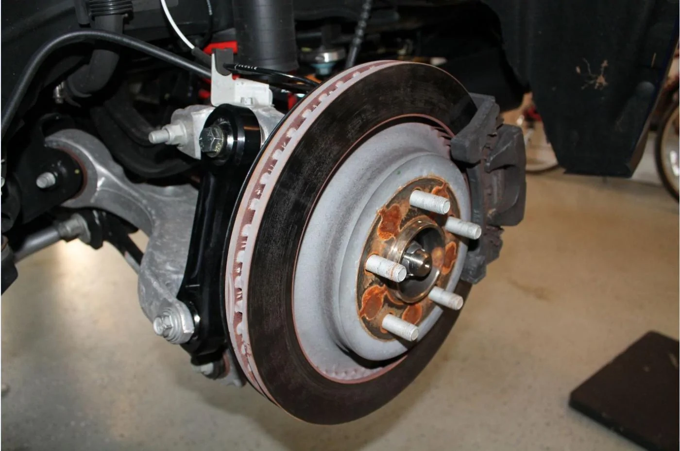 Drivers side BMR vert link installed.webp