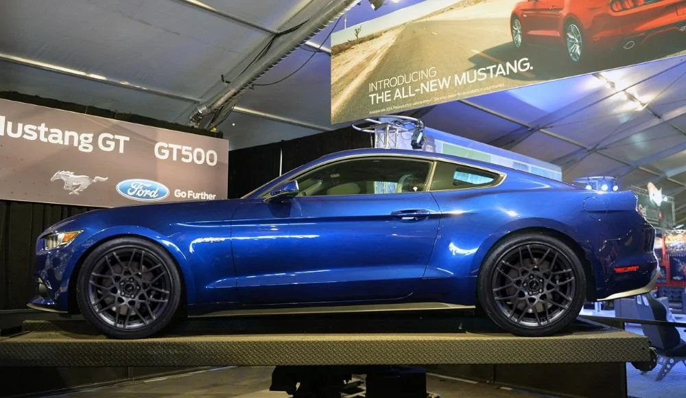 10-2015-mustang-deep-impact-blue.webp