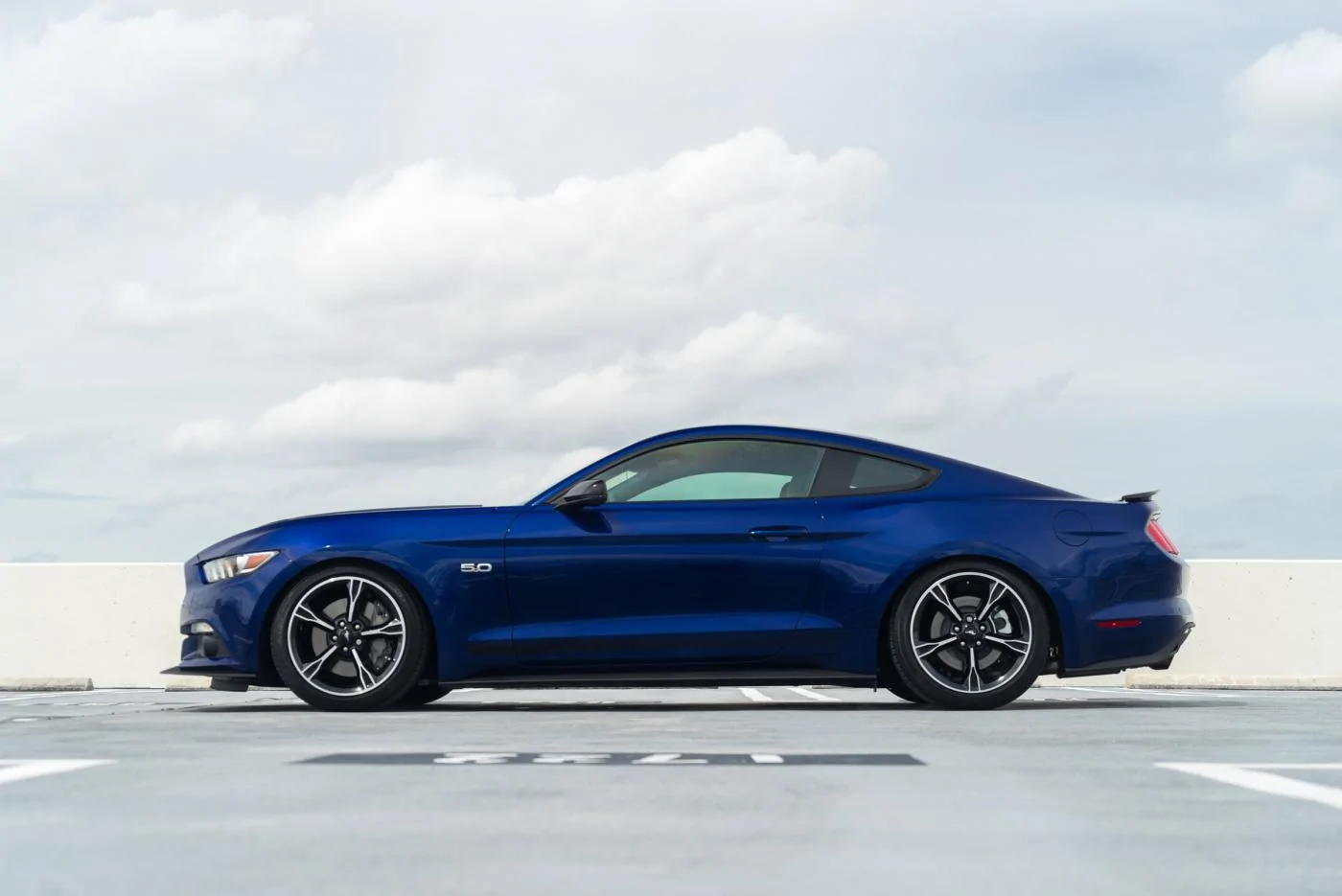 ford-mustang-adv1-jon-blue-gt-24.webp