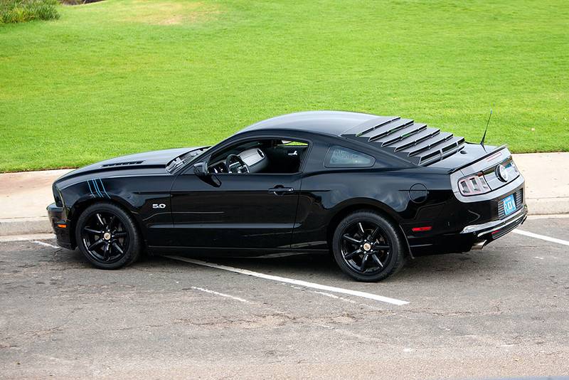 Mustang2013SoledadBlackWheels.jpg