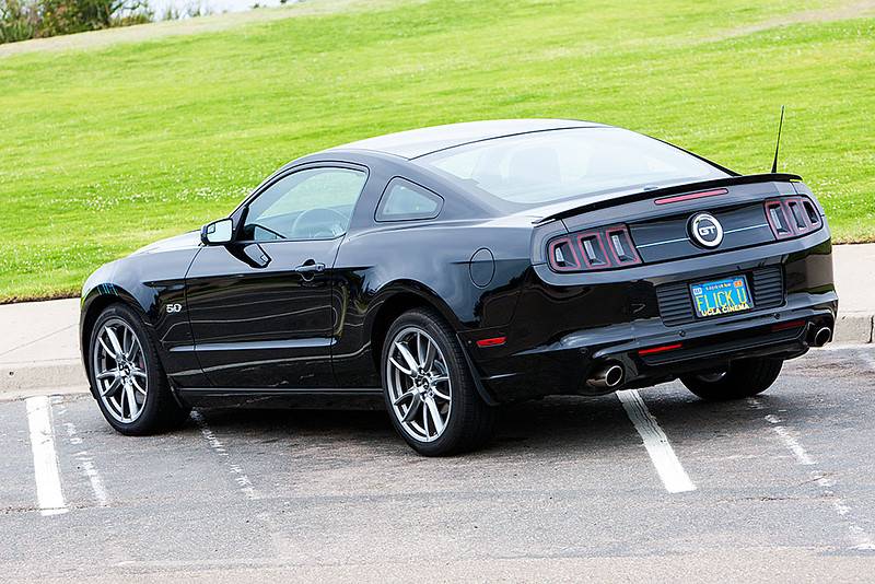 Mustang2013SoledadSilverWheels.jpg