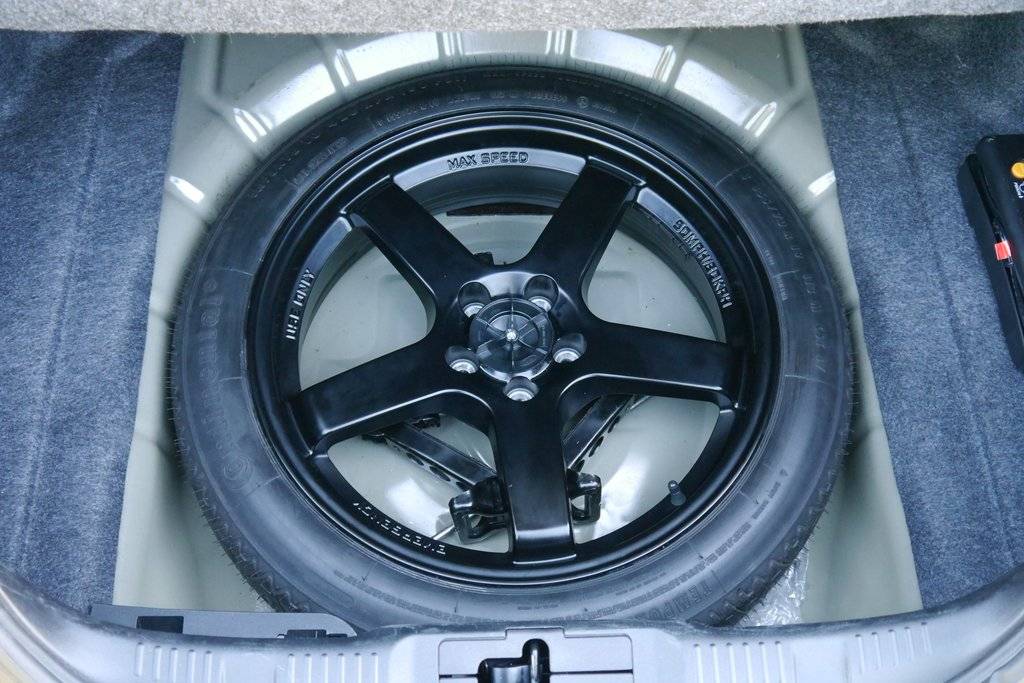 spare_tire_in_trunk_1024x1024.jpg