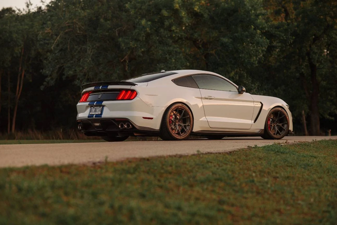 Shelby GT350-2.webp
