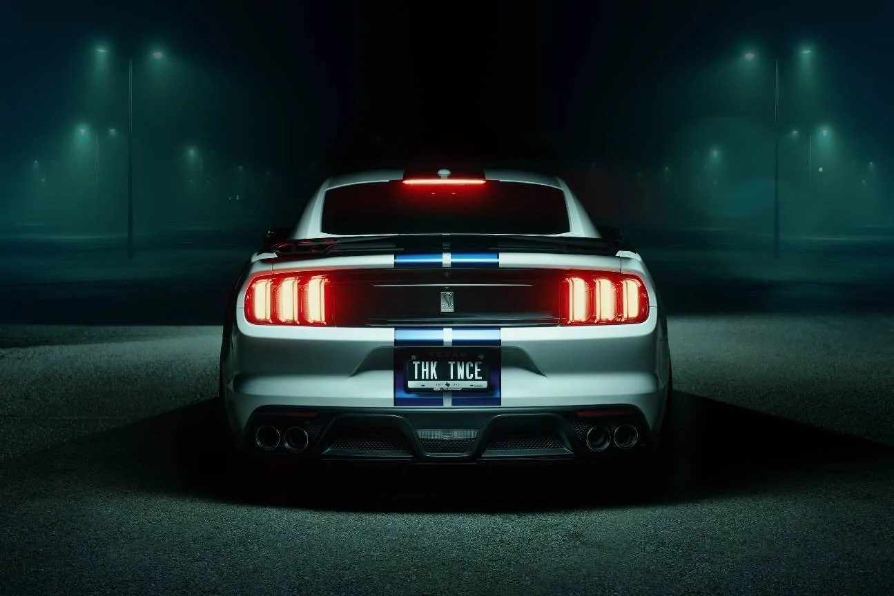 Shelby GT350-6.webp