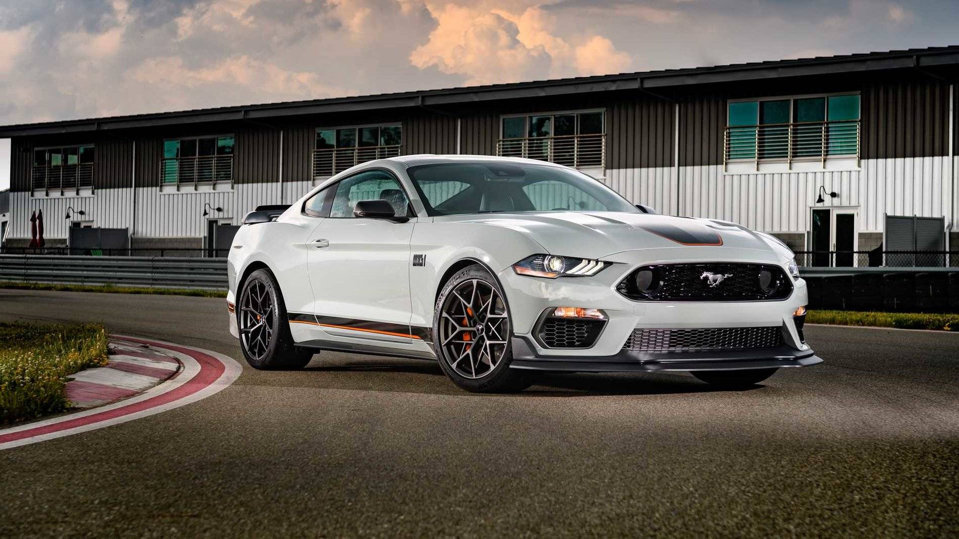 2021-ford-mustang-mach-1_24.jpg