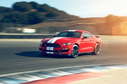 2016-ford-mustang-shelby-gt350-1593699311.webp