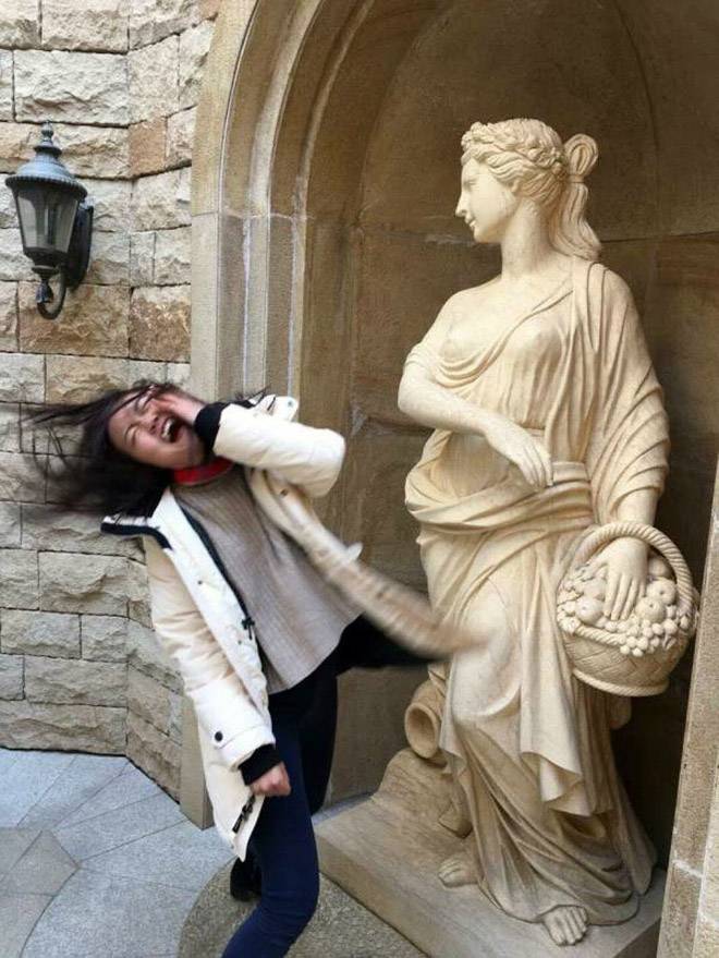 fighting-statues1.jpg