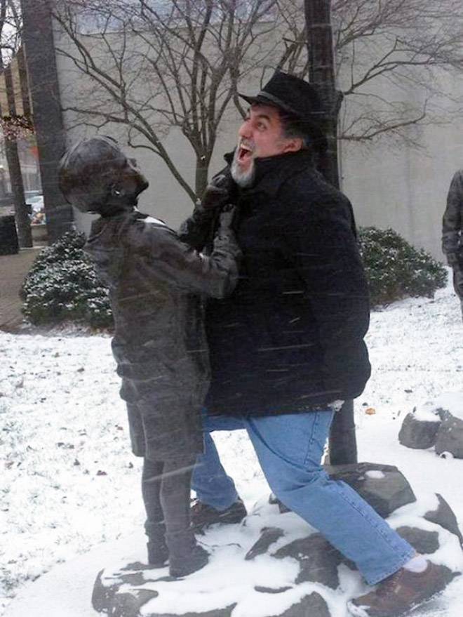fighting-statues17.jpg