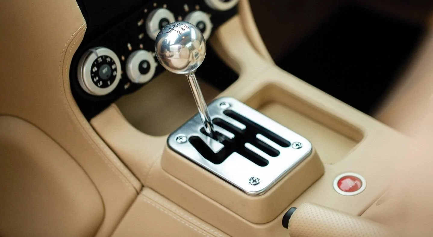 Manual-transmission_stick.webp