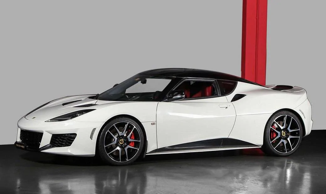 Evora.webp