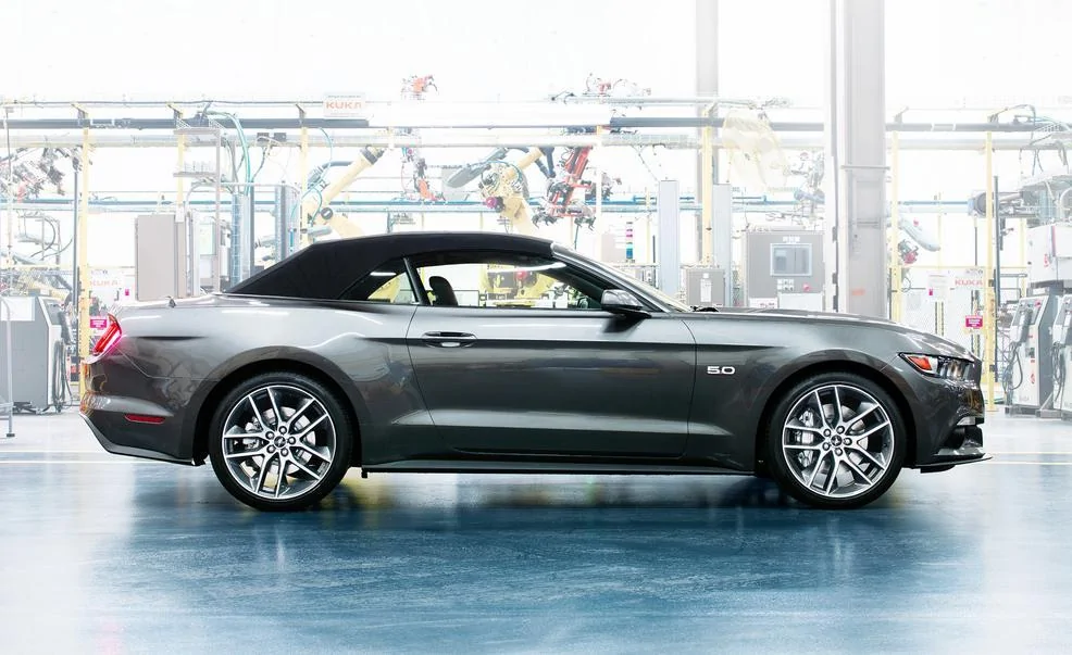 2015-ford-mustang-gt-convertible-photo-570182-s-986x603.webp
