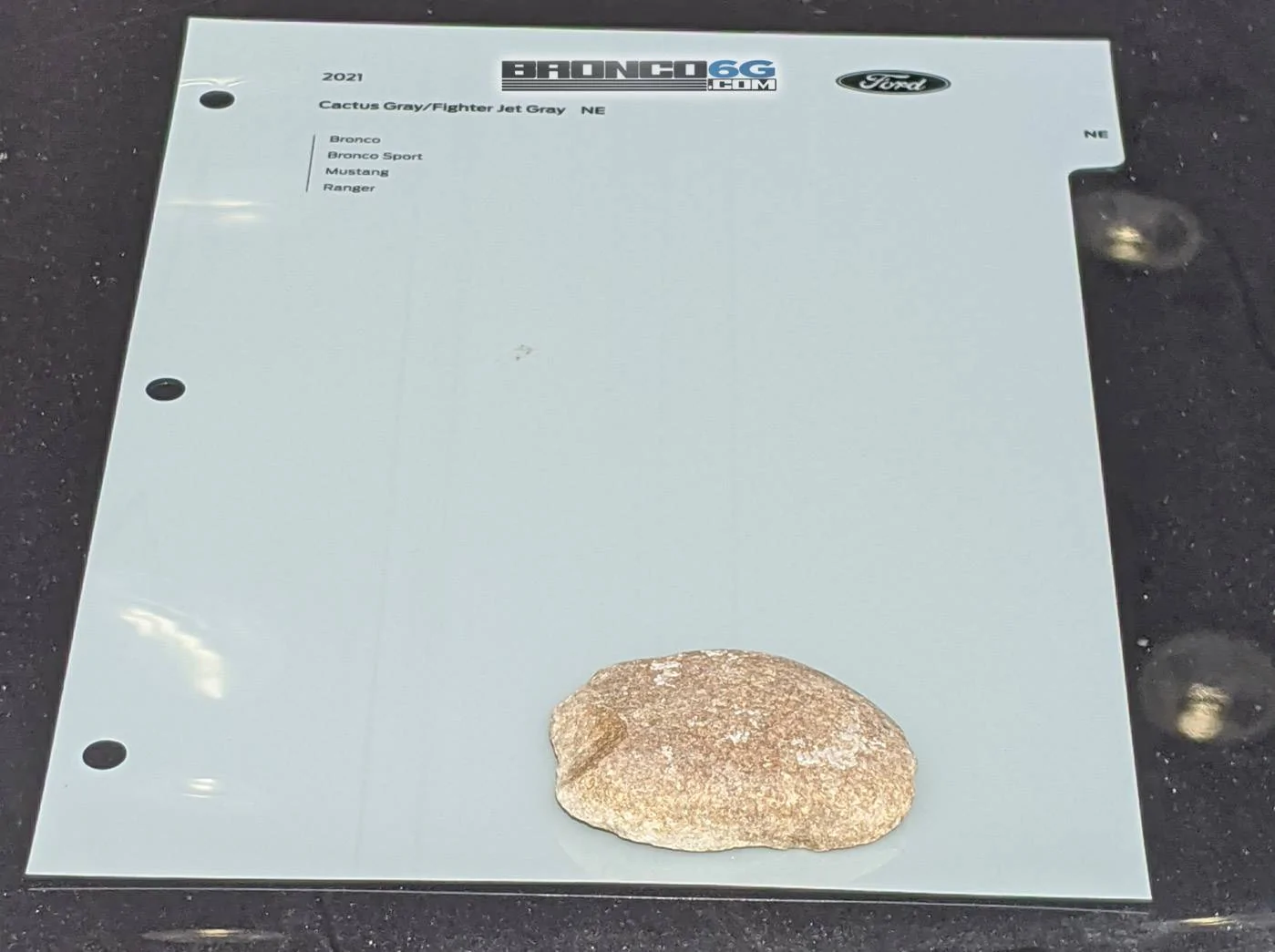 outdoor-cactus-gra-paint-sample-swatch-2021-ford-bronco.webp