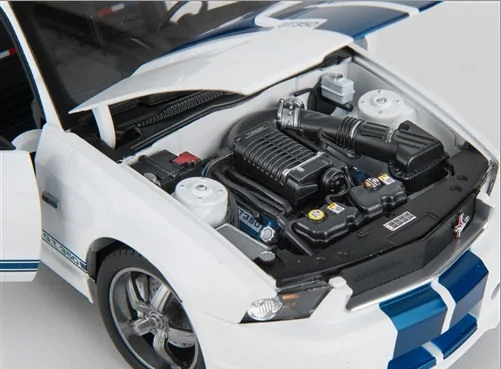 Die-Cast-Model-2011-Ford-Shelby-GT350-white-1-18.S297-17009_3.webp