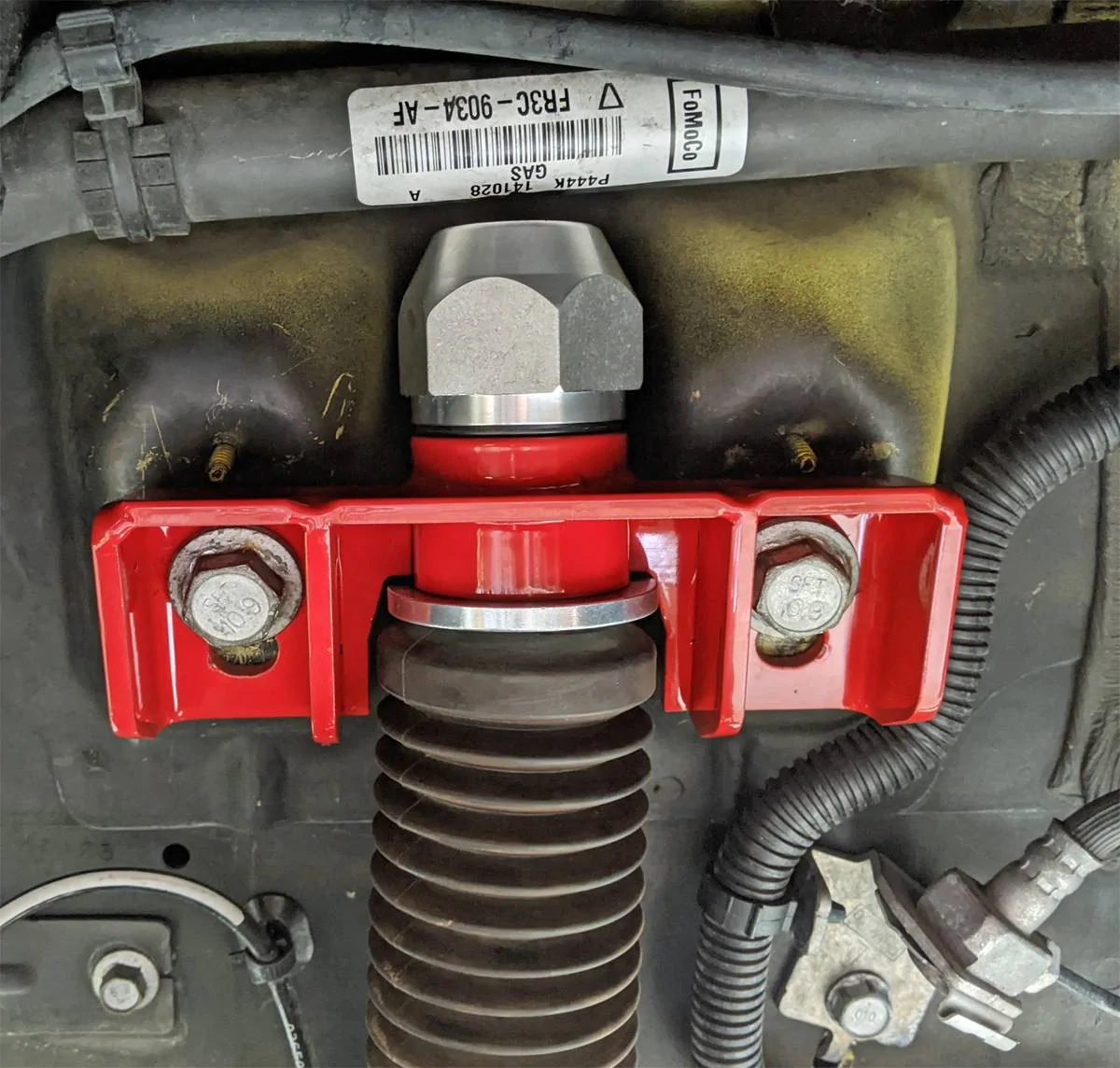 Red Shock Mount With Cap 1200.webp