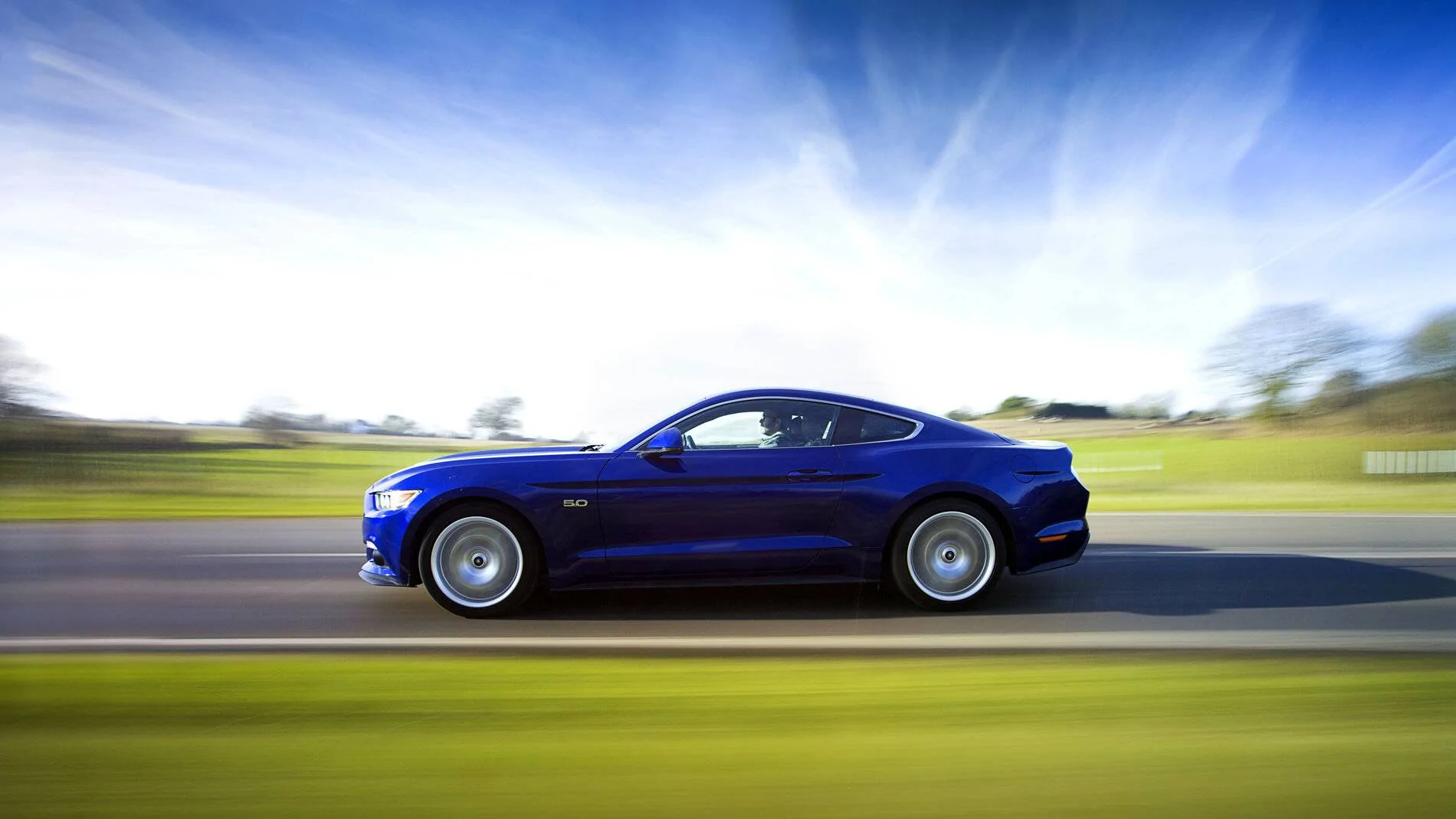ford_mustang_gt_fastback_51.webp